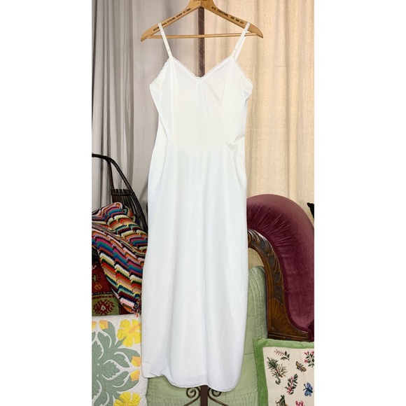 60s White Slip - Picture 8 of 9